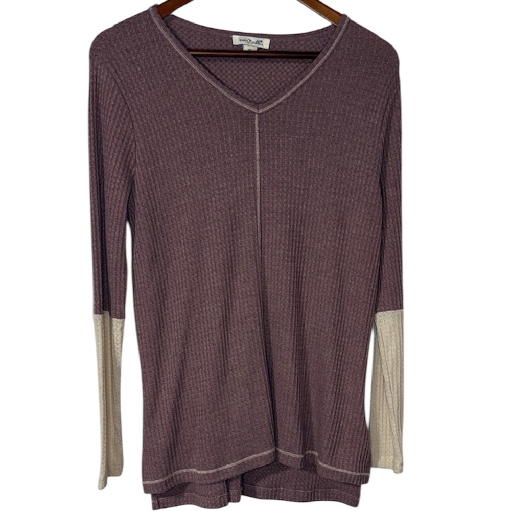 V-Neck waffle long sleeve top